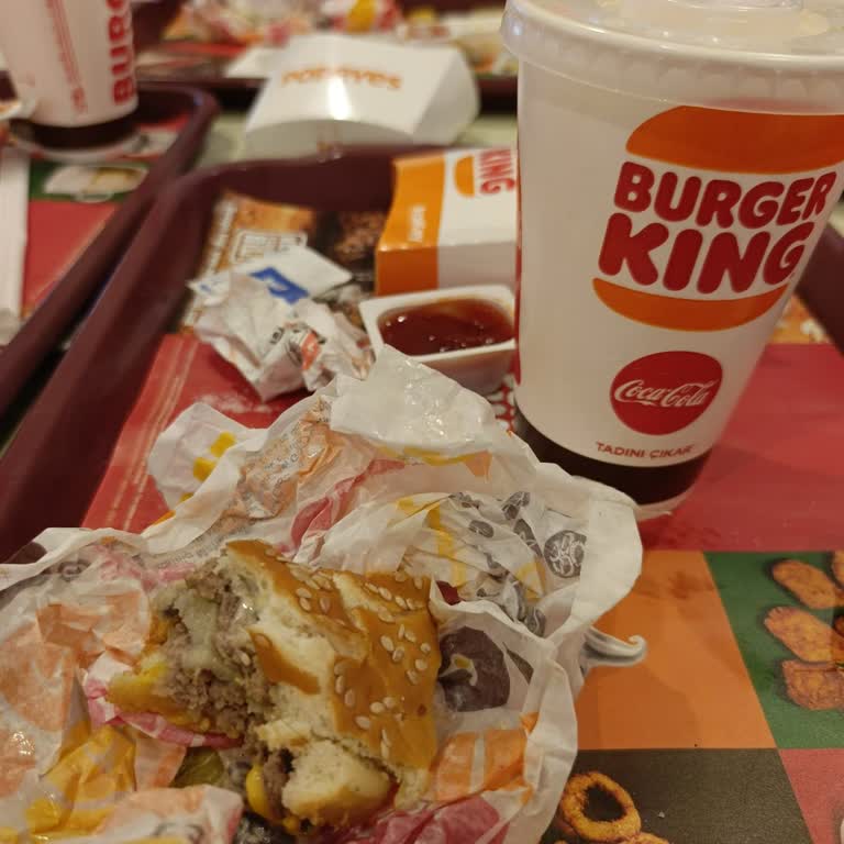 Burger King Hamburgerinde Kıl Çıktı