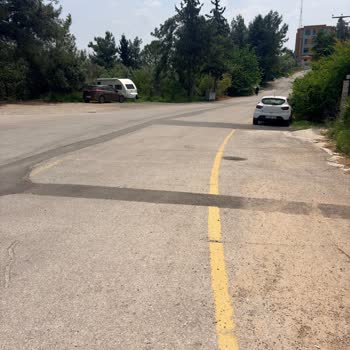 Yüzüncüyıl Mahallesinde Aşırı Hız Ve Hız Düşürücü Önlem Eksikliği