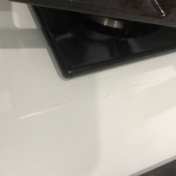 Bosch'ta Ayıplı Cam Çatlağı Ve Uzayan Servis Süreci