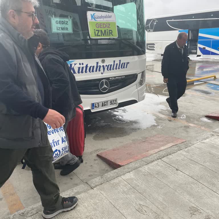 Şoförün Kapalı Alanda Sigara İçmesi Ve Çöp Atması Yolculuk Güvenliğini Tehlikeye Attı