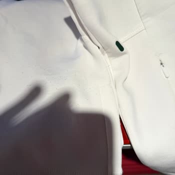 Lacoste Sweatshirtte Fermuar Sorunu: Tüylenme Ve Deformasyon, Değişim Talebi