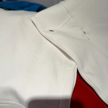 Lacoste Sweatshirtte Fermuar Sorunu: Tüylenme Ve Deformasyon, Değişim Talebi
