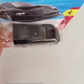 Hasarlı Hot Wheels Araba