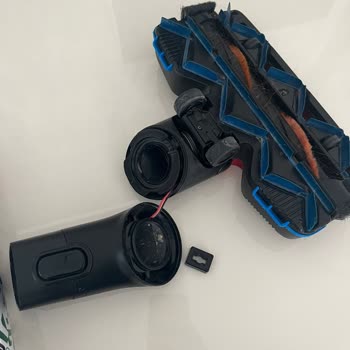 Philips 7043 Şarjlı Dikey Süpürge Başlığı Kırıldı Garanti Kapsamında Değişim Talebi