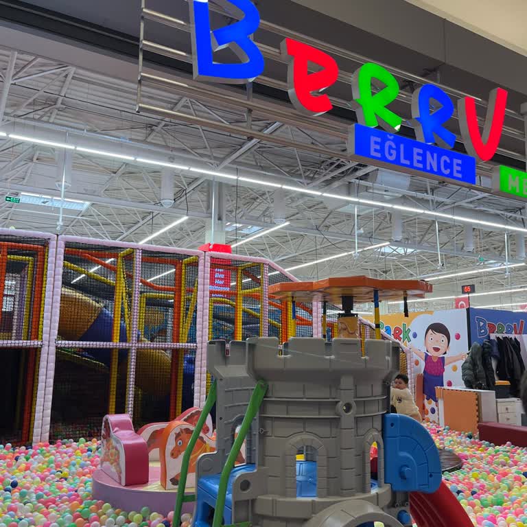 Kardeş Refakatine İzin Verilmedi, Üslup Kırıcı Ve Parayla Çözülmeye Çalışıldı