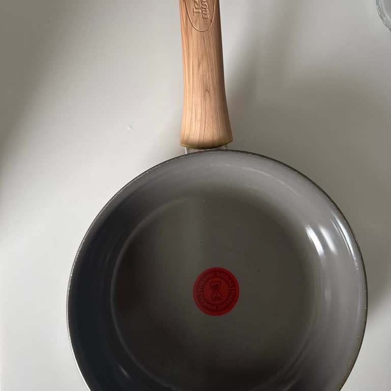 Tefal Seramik Tavaların Yapışmaz Özelliği Kısa Sürede Kayboldu, Değişim Talep Ediyorum