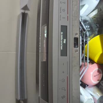 Bosch Bulaşık Makinesinin Aşırı Deterjan Kokusu Ve Çizilen Bulaşıklar Nedeniyle Sağlık Sorunları
