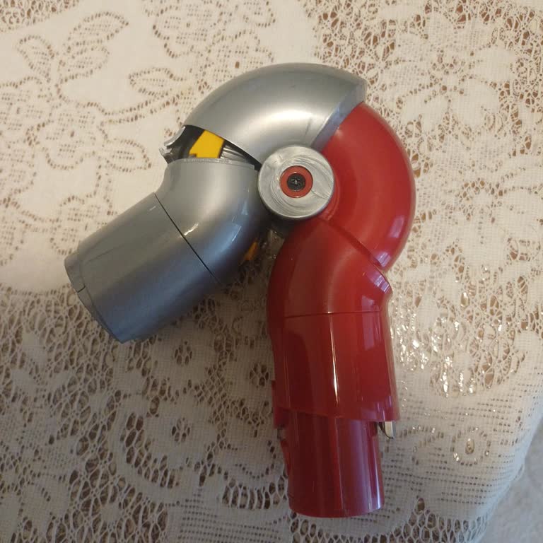Garanti Kapsamındaki Dyson Süpürge Aparatı Kilitlenince Ücretli Değişim Talebi
