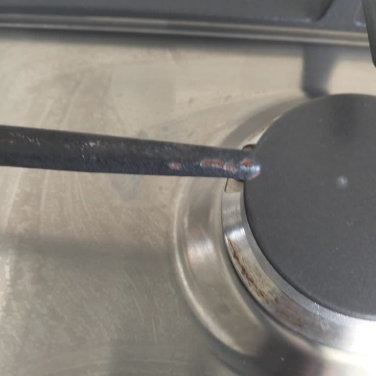 Electrolux Ankastre Ocağın Döküm İzgarası Hızlı Paslanması Ve Garanti Sürecindeki Uzun Gecikme
