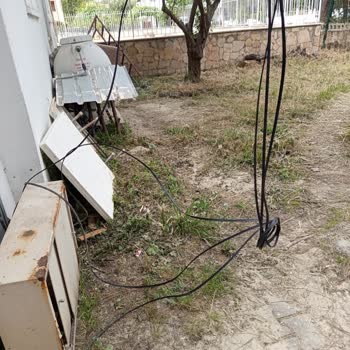 Kabloların Hasarı Nedeniyle İnternet Kesintisi İş Kaybına Neden Oluyor