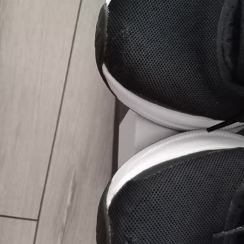 Adidas Ayakkabıda Tek Ayakta Delinme, Değişim Talebi
