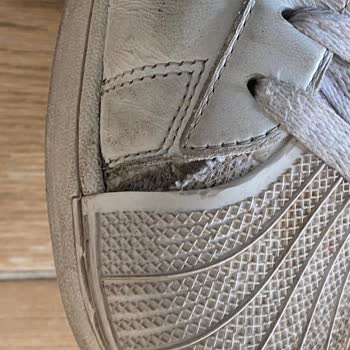 Adidas Superstar Ayakkabısında Tekrarlayan Açılma Sorunu Ve İade Talebi