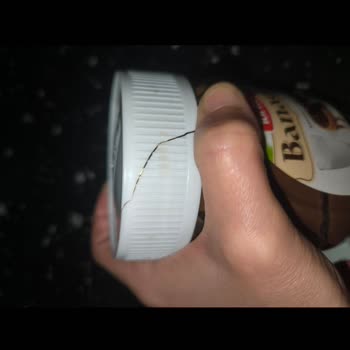 Özür Paketi Ürünlerinde Son Kullanma Tarihi Yakın Ve Kırık Kapak
