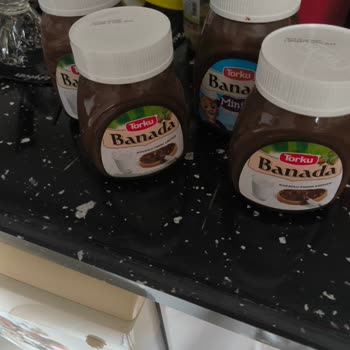 Özür Paketi Ürünlerinde Son Kullanma Tarihi Yakın Ve Kırık Kapak