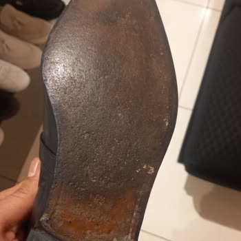 Ayakkabılarda Çatlama Ve Onarım Yerine Değişim Talebi