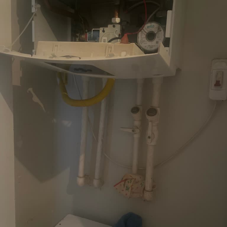 Kombimde Açık Kablolar Ve Güvenlik Tehlikesi