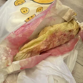 Migros Yemek Siparişinde Yemek Dökülmüş Ve Salata Suyu Sırılsıklam, Tam İade Talebi