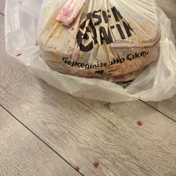 Migros Yemek Siparişinde Yemek Dökülmüş Ve Salata Suyu Sırılsıklam, Tam İade Talebi