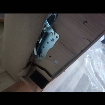Kırık Ve Kalitesiz Kanepeler, Mağaza İade Reddi Ve Ücret Talebi
