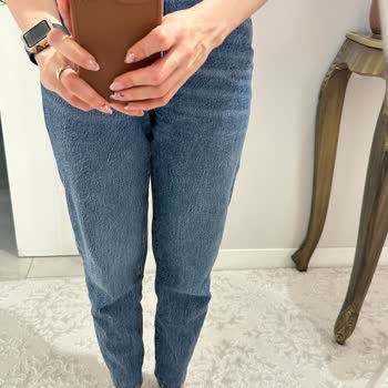 Zara Jean Pantolonunun Hızlı Çözülmesi Ve Mağaza Müdürünün Saygısız Tutumu