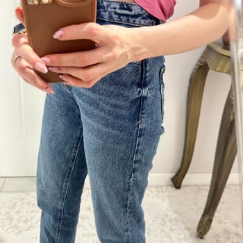 Zara Jean Pantolonunun Hızlı Çözülmesi Ve Mağaza Müdürünün Saygısız Tutumu
