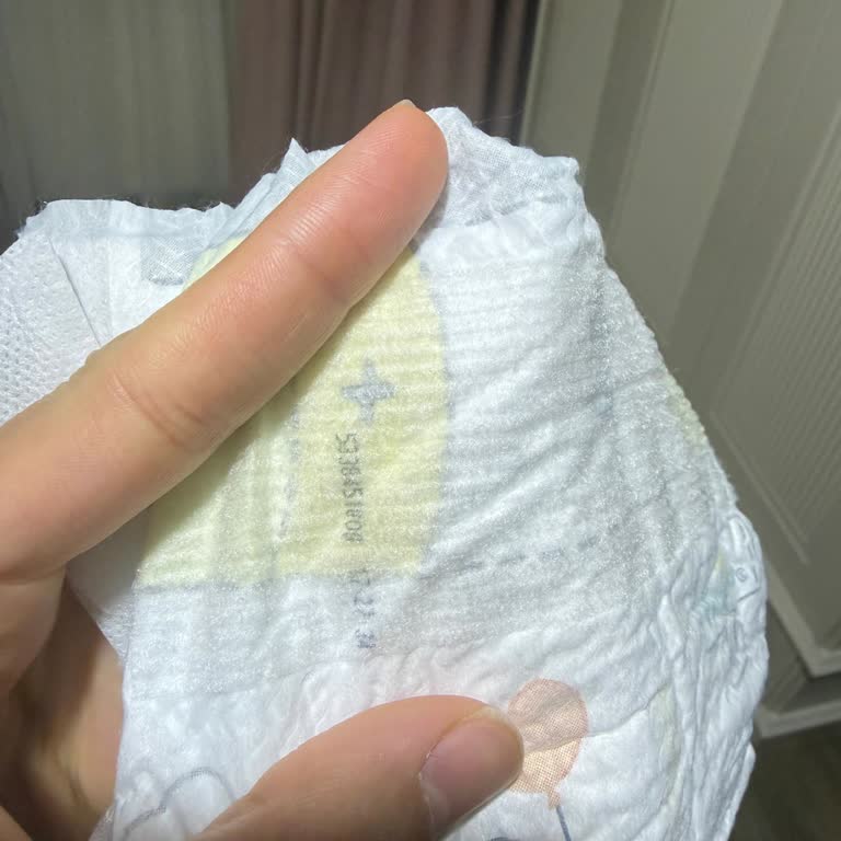 Prima Pampers Bezinde Bebek Bacaklarında Derin Kesikler Ve Kızarıklık