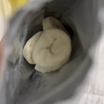 Musko Donmuş Muz Ürünün Kötü Kokusu Ve Tarihsiz Ambalajı Gıda Güvenliğini Tehdit Ediyor