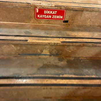 Kötü Hijyen, Kirli Odalar Ve Havuz Nedeniyle Tam İade Talebi