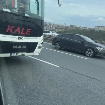 İstanbul Çevre Yolu'nda Kale Seyahat Otobüs Sürücüsü Tarafından Tehlikeli Sürüş Ve Tehdit