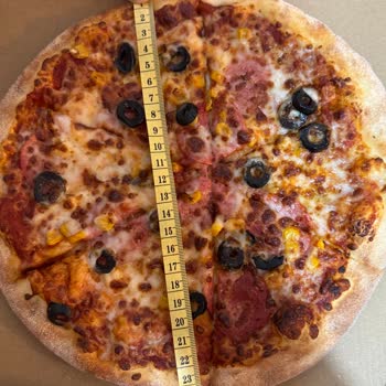 Orta Boy Ödeyen Müşteriye Küçük Pizza Gönderildi