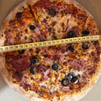 Orta Boy Ödeyen Müşteriye Küçük Pizza Gönderildi