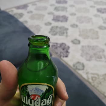 Uludağ İçecek Maden Suyunda Kapağın İçinde Küf
