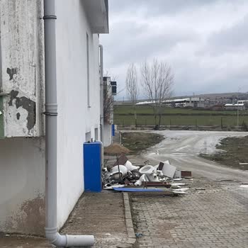 Dora Termal’de Görsellerle Uyuşmayan Kirli Odalar Ve Gizli Tadilat Nedeniyle Ücret İadesi Talebi