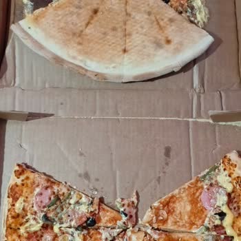 Domino’s Kocaeli Şubesinden Gelen Pizza Üzerinde Malzeme Eksikliği Ve Müşteri Hizmetlerine Ulaşamama