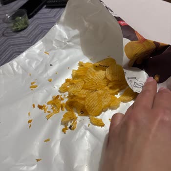 Lays сгоревшие чипсы по акции в магазине Маркетопт