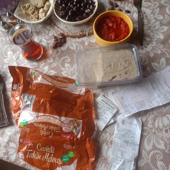 Bim Helvasında Saç Telinin Hijyen İhlali