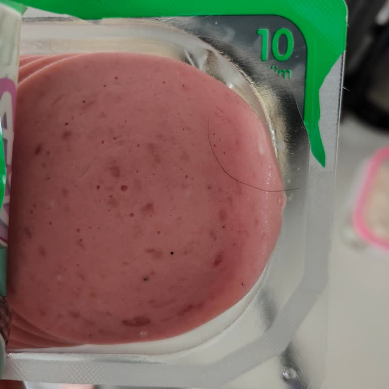 Pınar Hindi Salamında Kıl Bulunması Gıda Güvenliği Endişesi