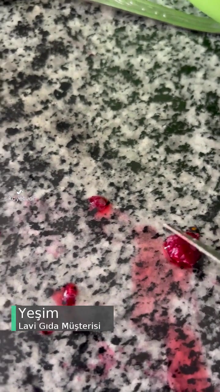 Lavi Gıda Böcek Çıktı Üründen! videonun kapak resmi
