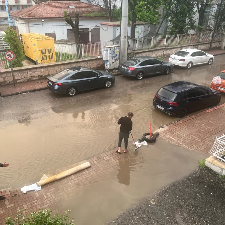 Şehitkamil Mahallesi'nde Rögar Taşması ve Altyapı Sorunu