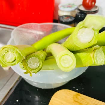 Çorlu Carrefour'da Satılan Pırasa Aşırı Sert Ve Tüketilemez