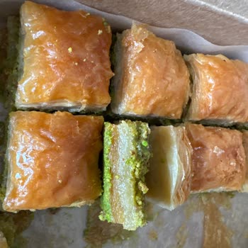 Fıstıksız Baklava Ve Kaba Personel Davranışı
