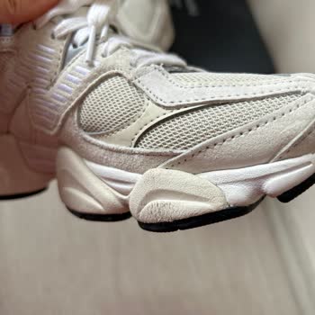 New Balance 9060 Ayakkabısında Kısa Sürede Taban Çatlaması Ve Müşteri Hizmetlerine Ulaşılamaması