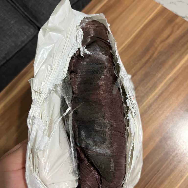 Hasarlı Elbise Teslimatı Üzerine Hızlı Ve Nazik Değişim Deneyimi