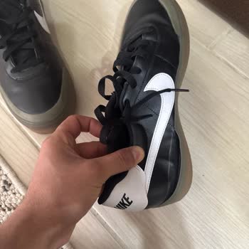 Kısa Sürede Tabanı Açılan Nike Ayakkabı İçin Değişim Talebi