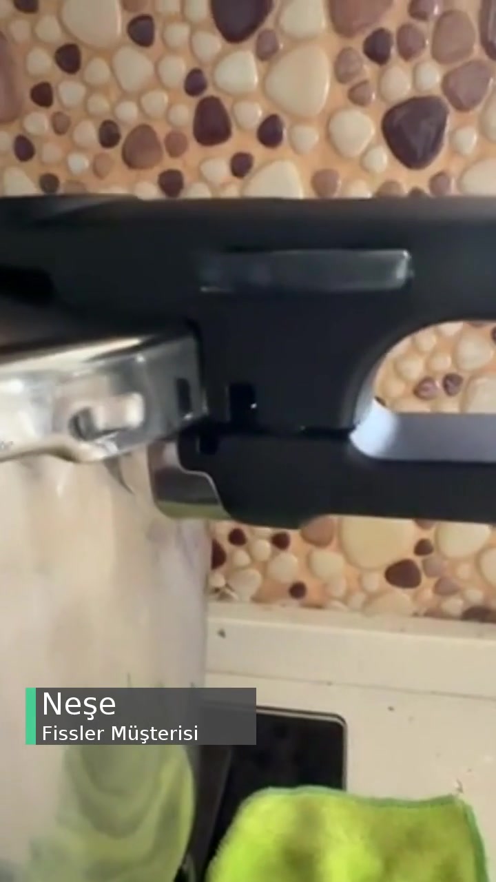 Fissler Düdüklüm Yemek Pişerken Damlatıyor! videonun kapak resmi