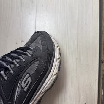 Skechers Ayakkabım 4 Ayda Dikişleri Atmaya Başladı, Garanti Reddi Ve Değişim Talebi