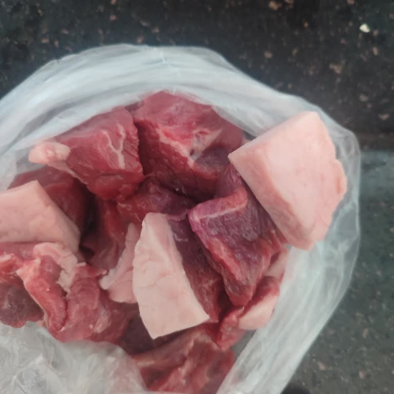 Kuzu Kuşbaşı Yerine Dana Gulaşlık Gönderilmesi Ve Etiketsiz Paket