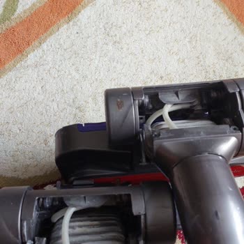 Dyson Süpürge Başlığı Tekrar Kırıldı, Ücretsiz Değişim İstiyorum