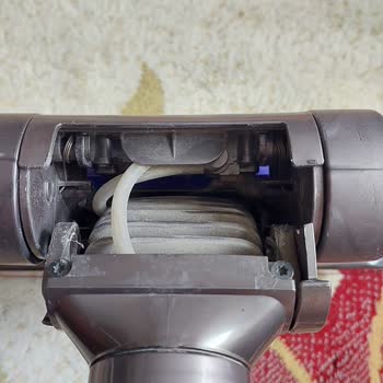 Dyson Süpürge Başlığı Tekrar Kırıldı, Ücretsiz Değişim İstiyorum
