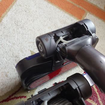 Dyson Süpürge Başlığı Tekrar Kırıldı, Ücretsiz Değişim İstiyorum